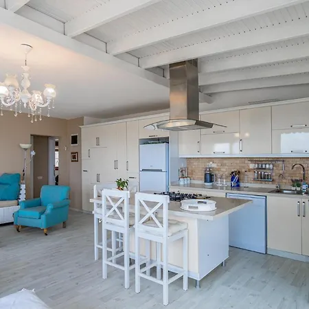 Fabulous 2 Bedroom Flat With Amazing View In Yalikavak Bodrum