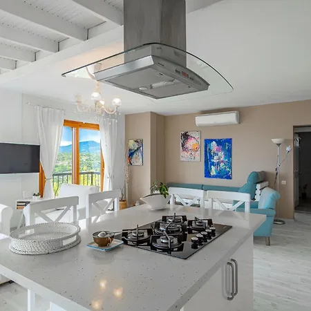 Fabulous 2 Bedroom Flat With Amazing View In Yalikavak شقة بودروم