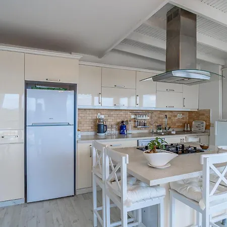 Fabulous 2 Bedroom Flat With Amazing View In Yalikavak *
